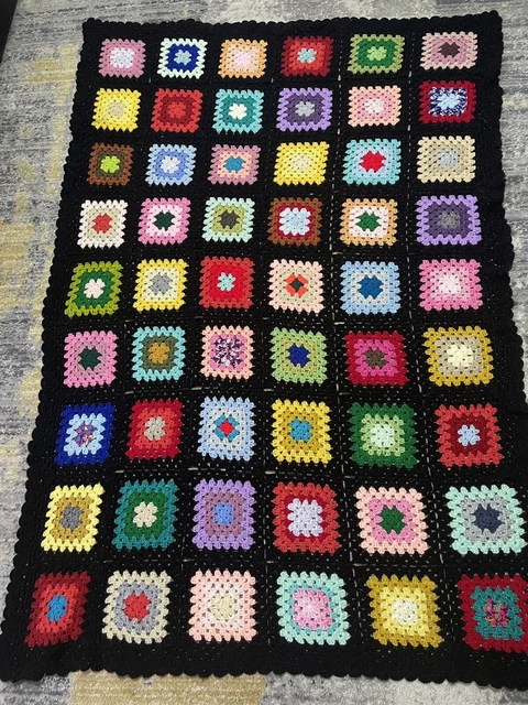 "Coperta all'uncinetto fatta a mano 45""x40"""