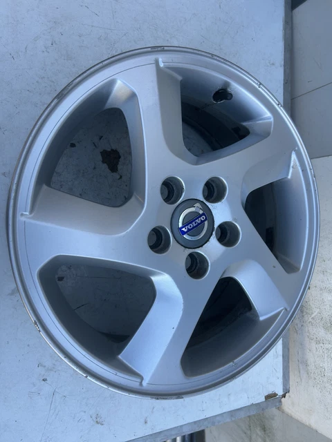 VOLVO C30 2011 ALLOY WHEEL 16Inch - SINGLE LIGHT MARKS