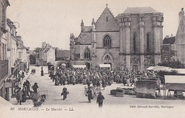 CPA 61 NORMANDIE ORNE Env. Alençon Argentan MORTAGNE au Perche  Jour de Marché