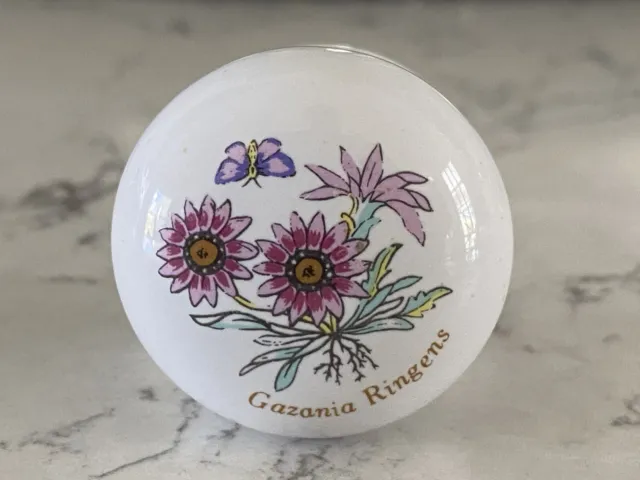 Floral White Porcelain Gazania Ringens Knobs Drawer Pulls Amerock 23 Avail Vtg