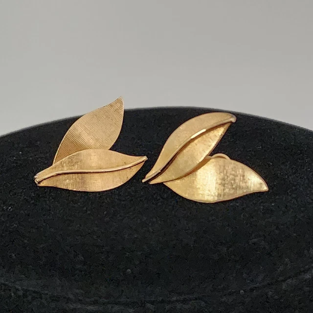 Vintage Gold Tone Van Dell Double Leaf Screw Back Earrings