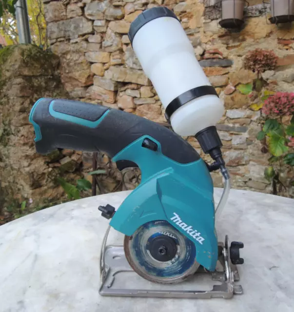 MAKITA cc300D Coupe verre carrelage Faience PRO 10.8V  bon état voir photos