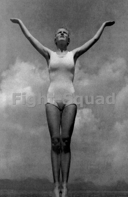 WW2 Picture Photo BDM Young Women Bund Deutscher Mädel League German Girls 2998