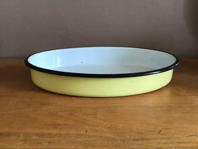 plat à gratin métal émail jaune et blanc - ovale long 34 cm Vintage