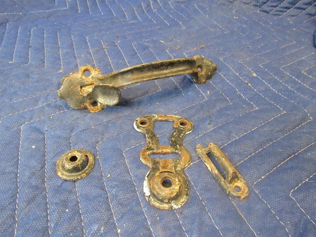late 1800 S PRIMITIVE ANTIQUE DOOR or GATE PULL HANDLE thumb  LATCH HAND FORGED