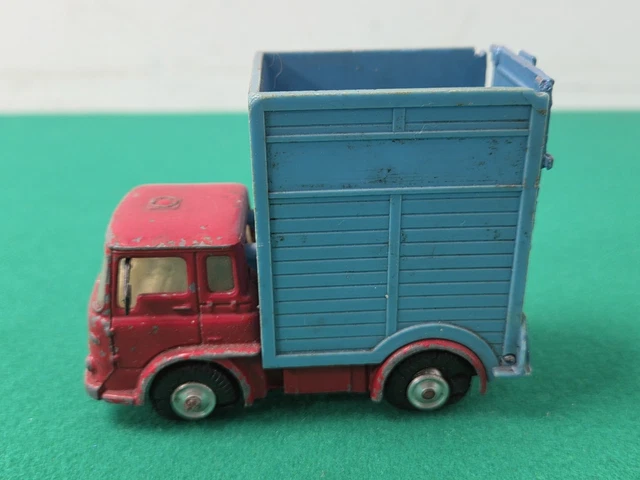 Miniature Corgi 1/50 – Bedford Chipperfields – Métal – Bon état
