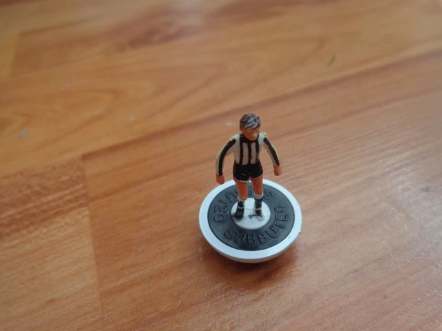 Subbuteo «La Leyenda Vintage» Newcastle United – Subbuteo Fútbol Mesa