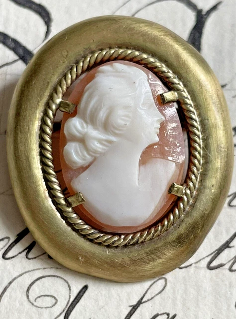 Camée Ancien En Coquillage - Profil De Dame - À Porter En Broche Ou Pendentif - Occasion