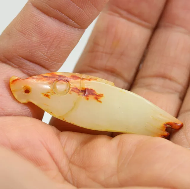 Collection hand-carved Chinese HeTian white jade fish amulet pendant D598