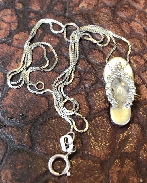 10k White Gold Diamond Flip Flop Pendant Necklace On 14k Chain 16’ 2.7 Grams