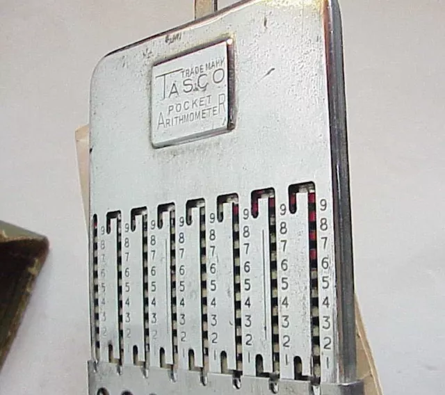 Ancienne calculatrice d'arithmomètre Tasco 3