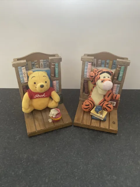 Winnie The Pooh & Tigger Wooden Bookends Plush Stuffed Animal Books Vintage 2001