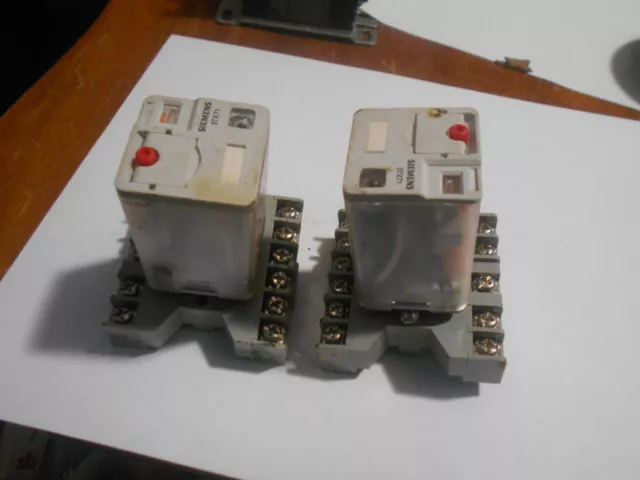 2 Siemens 3Tx71 Relay W/Bases