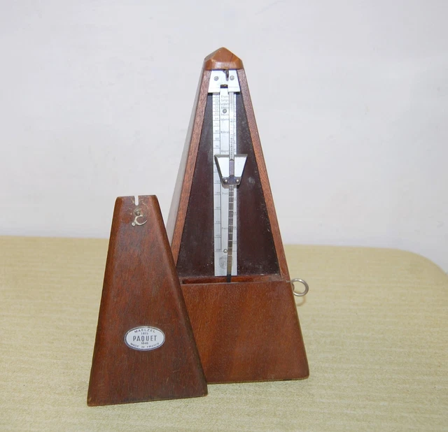 Excellent État.ancien Métronome En Bois . Maelzel .Paquet .Mecanique.fonctionne
