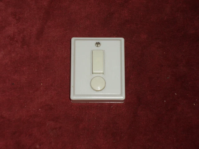 Interrupteur Va-et-vient Legrand Avec Fusible – Modèle Amboise – Occasion