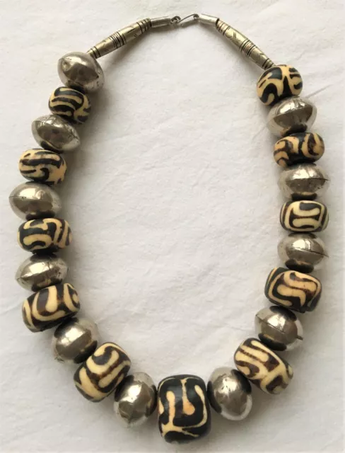 Afrikanische Halskette Aus Ghana Bone Beads & 60% Silber Kugeln