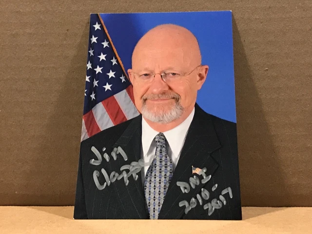 JAMES CLAPPER Hand Signed Autograph 4x6 Photo - RETIRED LT. GEN. US AIR FORCE