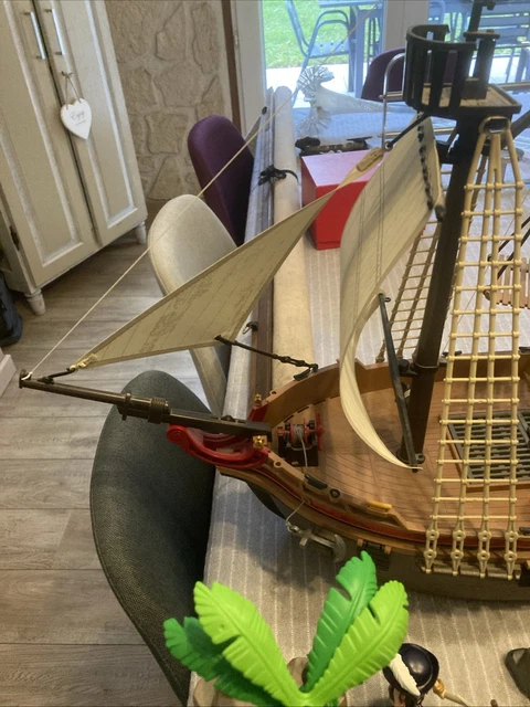 PLAYMOBIL LOT PIRATES bateau 5135 manque une voile avec équipage & accessoires EUR 24,00 PLAYMOBIL LOT PIRATES bateau 5135 manque une voile avec équipage & accessoires EUR 24,00