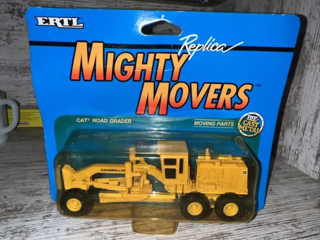 1/64 Scale Caterpillar Road Grader  Die-cast Ertl Mighty Movers