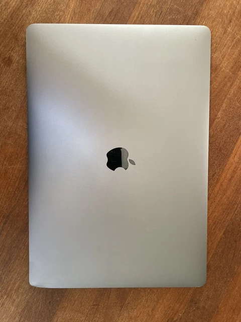 Apple MacBook Pro 15 Zoll i7 Touch Bar (2017), Defekt