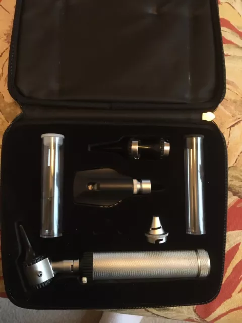 otoscope ophthalmoscope set