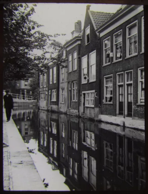 Glass Magic Lantern Slide CANAL SCENE GOUDA C1910 PHOTO NETHERLANDS