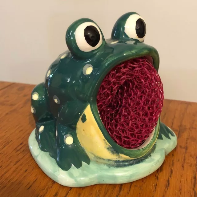 https://www.picclickimg.com/zKkAAOSwKrllay-3/Vintage-Style-Ceramic-Wide-Mouth-Polkadot-Frog-Kitchen.webp
