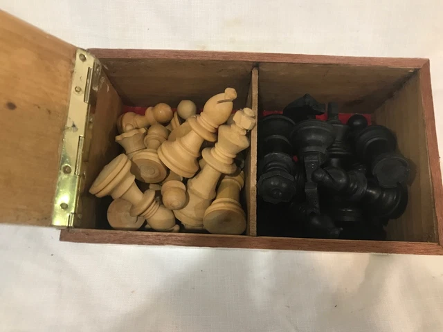 Ancien Jeu d'échecs Régence, Paris, 1960-70, buis vernis + boite
