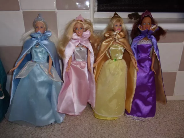 Barbie Princess Dolls With Tiaras Cloaks Shoes & Necklaces