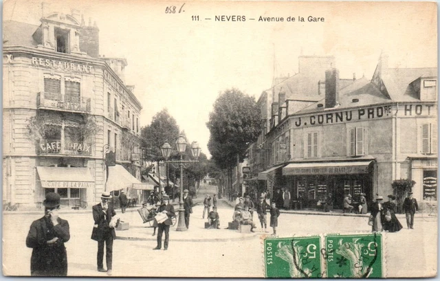 58 NEVERS - vue de l'avenue de la gare.