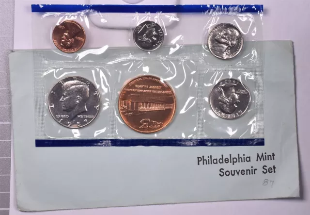 1987 Philadelphia Mint Souvenir Set With Envelope