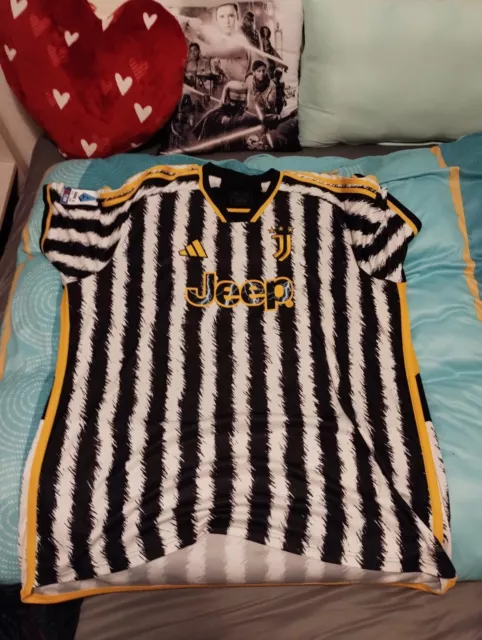 Adidas Heimtrikot Juventus Turin Saison 23/24 Chiesa #7 in Größe 3XL