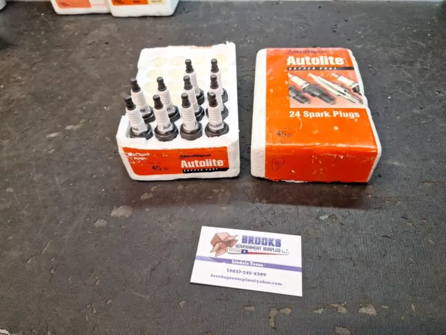 Autolite 45 Spark Plug Set Of 10 NOS