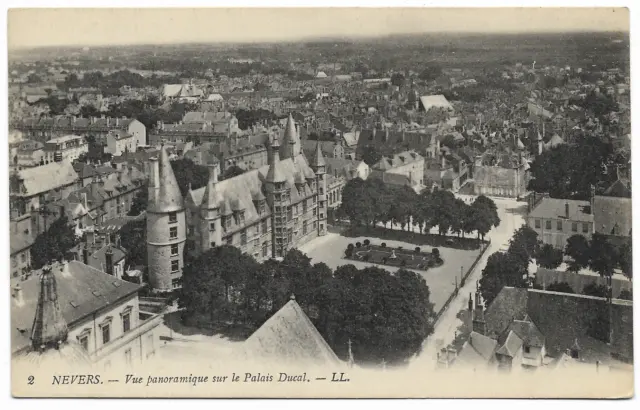 CPA ""NEVERS - Panoramic view of the Doge's Palace