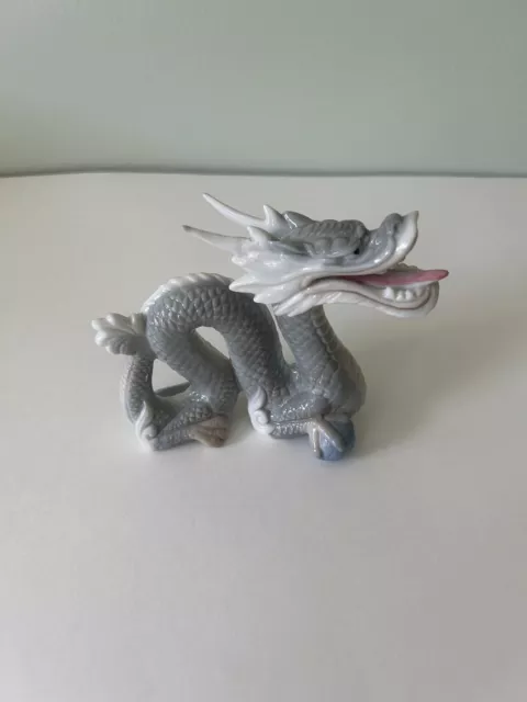 Vintage Yoshimi K Porcelain Foo Dragon Figurine Gray White