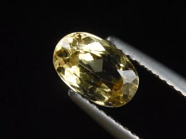 Chrysoberyll / Chrysoberyl 1,36 Ct. Oval Brasilien (1472t)