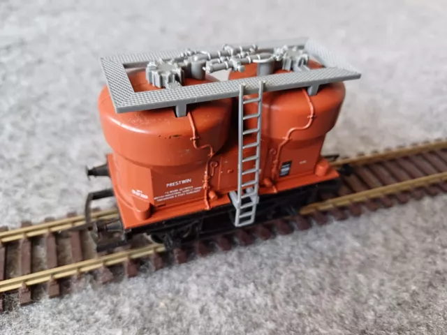 Hornby R723 OO Stärke. Prestwin Doppelsilowagen B873001.