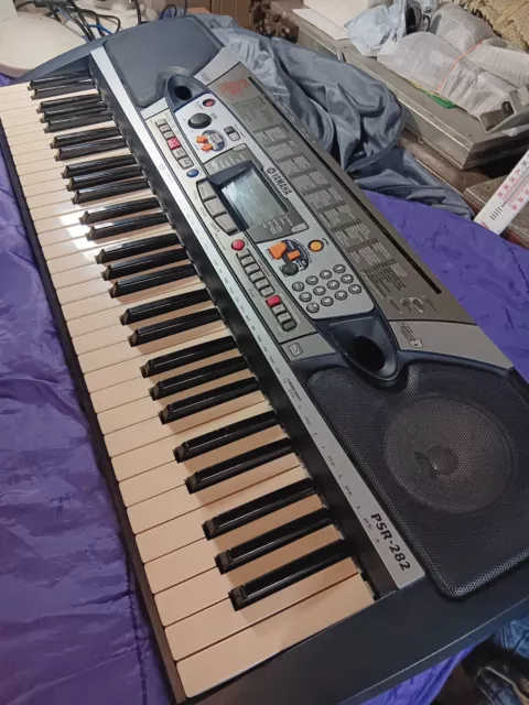 Yamaha Keyboard Psr-282 Used.
