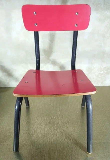 Chaise enfant vintage Formica rouge. N°1. Années 1970.