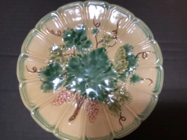 Pinheiro Bordallo Portugal Yellow With Green Leaves & Grapes Salad Plate 8"