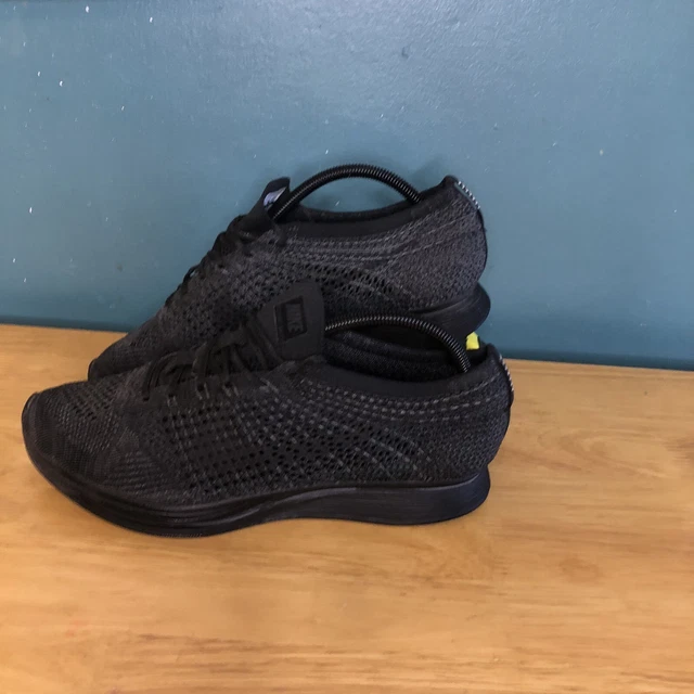 Flyknit racer triple clearance black midnight blackout