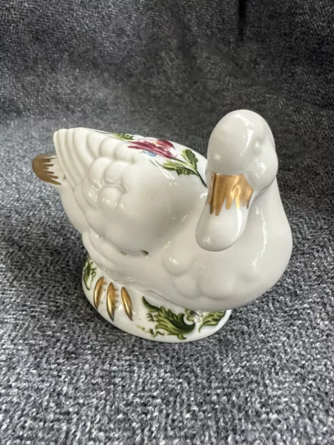 Elizabeth Arden Porcelain Chelsea Gardens Collection Duck Pomander Figurine