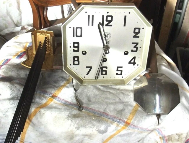 MOUVEMENT DE CARILLON 10 tiges 10 marteaux. Movimiento de carillón.NO