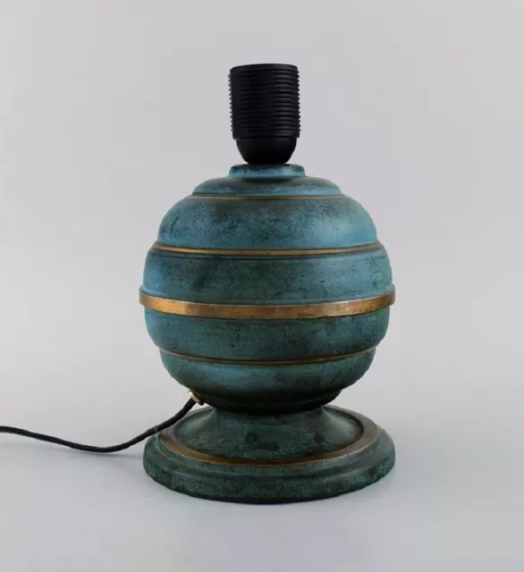 Art Deco table lamp in green patinated metal. 1930s / 40s. 2