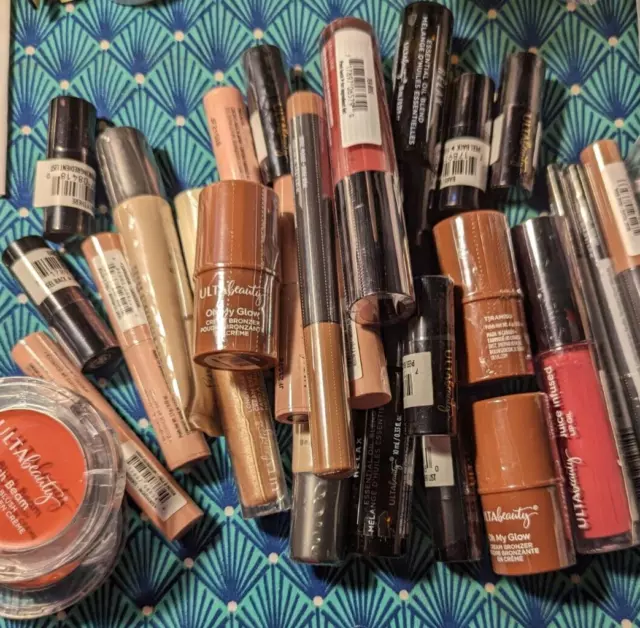 Ulta 29 pc makeup: Lip Oil, Lipstick, Eye Primer, Cream Blush, Eyeshadow stick..