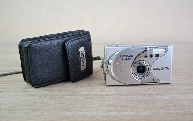Minolta Dimage G400 4.0MP Compact Digital Camera Silver & SD card - No charger