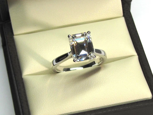 2.50Ct Smaragdschliff Künstlicher Diamant Solitär Trauring 18K Weiss Gold 6 7 8