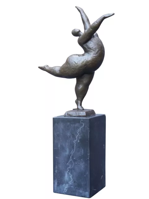 Bronze Figur Skulptur einer korpulenten Tänzerin auf edlem Marmorsockel (5352)