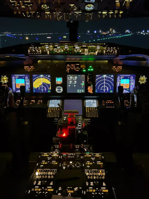 Boeing 737 Flight Simulator and Airport Experience 1 Hour Voucher