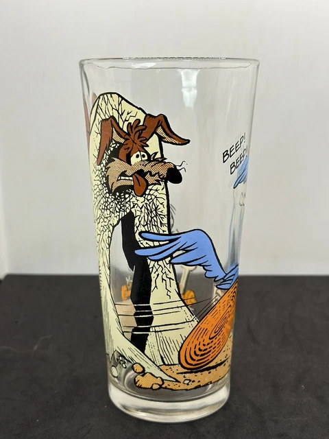 vintage looney tunes 1973 Pepsi Wiley Coyote And Road Runner 16 oz Glass